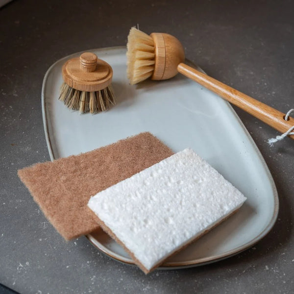 Éponge écologique en cellulose et côté récurant en fibres naturelles