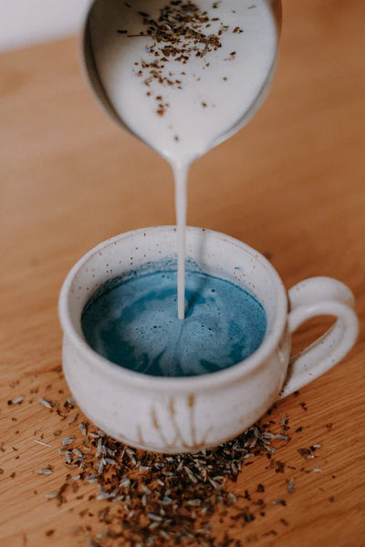 Latté nocturne bleu - lavande et basilic sacré - Marie fil