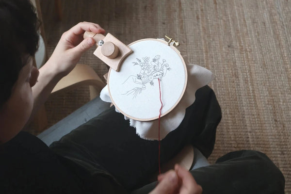 Support à broderie en bois de hêtre - Marie fil